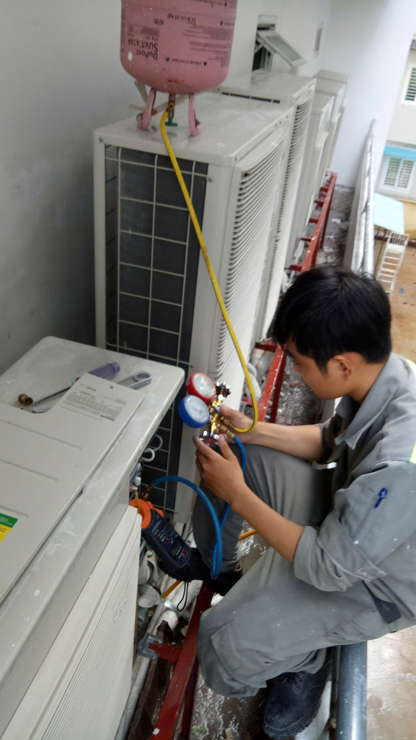 Sửa chữa máy lạnh tại nhà 11 z7086203066481 32ca6fd10c7550e58e84bf96ded9542d